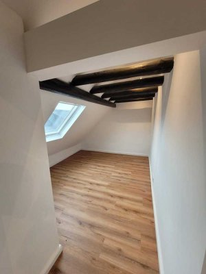 Attraktive 3-Zimmer-Dachgeschosswohnung - Kernsaniert 2024