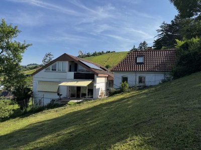 2-Zimmer Dachgeschosswohnung mit Balkon in Stuttgart-Obertürkheim