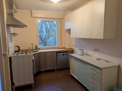 Schönes und geräumiges Haus mit fünf Zimmern in Düsseldorf, Grafenberg