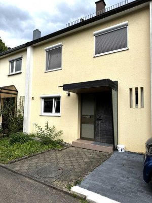 Traumhaftes Reihenmittelhaus in Schwäbisch Gmünd – Modernes Wohnen auf 4 Etagen!