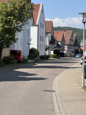 Neu renovierte 4-Zimmer-Maisonette-Wohnung mit Balkon in Winterbach