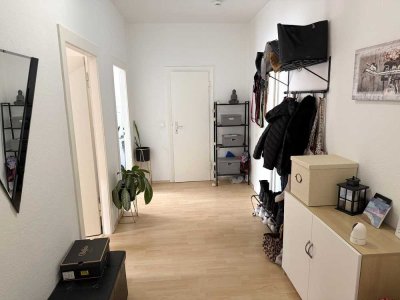 Düsseldorf-Rath! Gepflegte 2-Zimmer-Wohnung mit Balkon und Wohnküche!