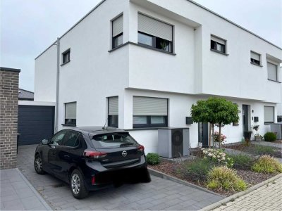 Moderne hochwertige Doppelhaushälfte mit Erholungsqualität