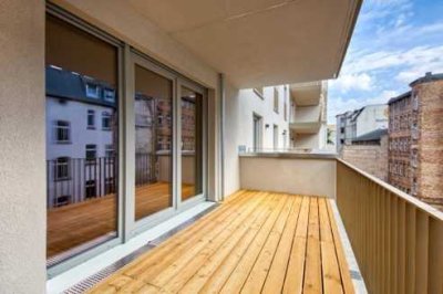 Geschmackvolle 5-Zimmer-Wohnung mit gehobener Innenausstattung mit Balkon und EBK in Halle (Saale)