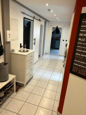 Helle, gepflegte 3-Zi DG-Wohnung mit Balkon in Baesweiler