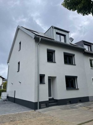 Erstbezug vollsanierte 2-Raum-DG-Wohnung