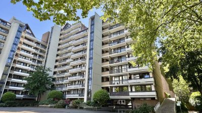 Vollständig renovierte 4-Zimmer-Wohnung im 3. OG mit 2 Balkonen und Garage in Köln-Weiden