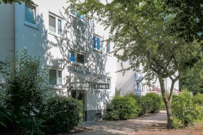 Willkommen in Ihrem persönlichen Rückzugsort: Erdgeschosswohnung mit Balkon und Abstellraum