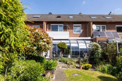 *** TOP RMH - GARAGE, GARTEN, TERRASSE mit moderner ÜBERDACHUNG, KELLER - ausgebautes DACHGESCHOSS