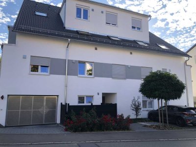 Stilvolle 2-Zimmer-Erdgeschosswohnung mit geh. Innenausstattung mit Terrasse und EBK