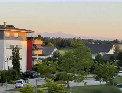 Geschmackvolle 4-Raum-Wohnung mit gehobener Innenausstattung mit Balkon und Einbauküche in Markdorf