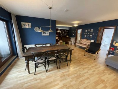 Platz für die ganze Familie: großzügige 4-Zimmer-Maisonette-Wohnung mit 2 Bädern und Garage