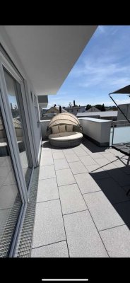Sonnige 3-Zimmer-Penthousewohung mit großer Dachterrasse, EBK, TG-Platz, bitte nur email-Anfragen