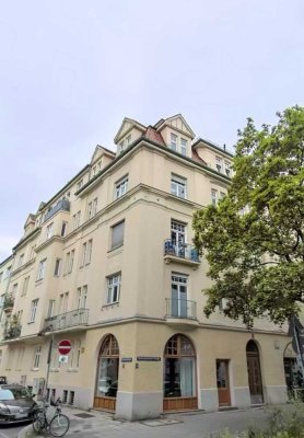 Nur für 3er WG. 3-Zimmerwohnung in ruhigem Denkmalaltbau.