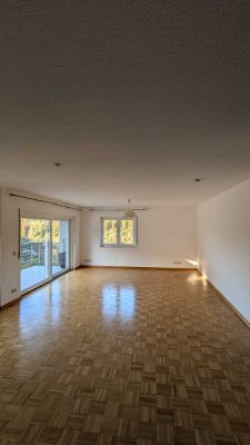 Helle 4-Zimmer-Wohnung in Schlossnähe mit Aussicht, EBK, Tageslichtbad u.v.m. in Neuenbürg