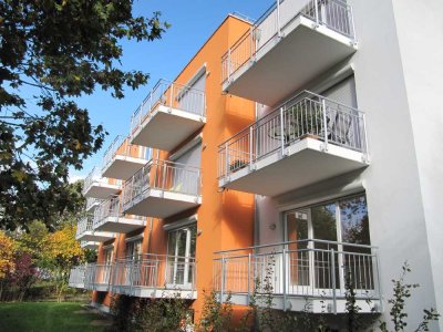 Moderne 2-Zimmer-Dachgeschosswohnung mit Balkon  und  Dachterrasse
