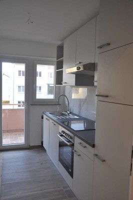 Modernisierte 2-Zimmer-Wohnung mit Einbauküche und Balkon in Kornwestheim