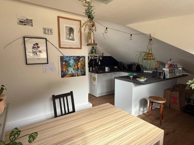 Gemütliche 2-Zimmer Dachgeschosswohnung mit Garage
