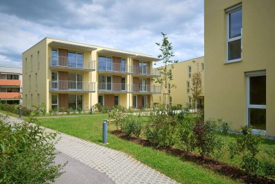 Sehr schöne 3-Zimmer-Wohnung mit Einbauküche, Balkon und Carportparkplatz - geförderte Miete - 3 Zimmer