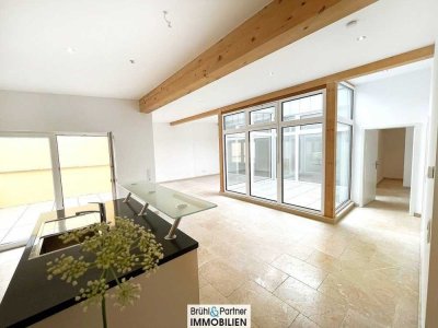 Lichtdurchflutete Loftwohnung mit Atrium und 2 Balkone - 
zeitlos und modern