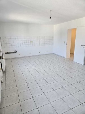 Helle 2,5-Zimmer Wohnung mit Balkon und Ankleidezimmer