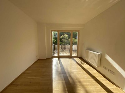 3,5-Zimmer-Wohnung mit 15 m² Balkon und großem Garten in Passau, Hacklberg, WG geeignet