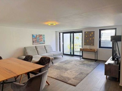 schöne 3 Zi- Souterrainwohnung - mit EBK + Terrasse + möbiliert - Ideal für Paare + Studenten WGs