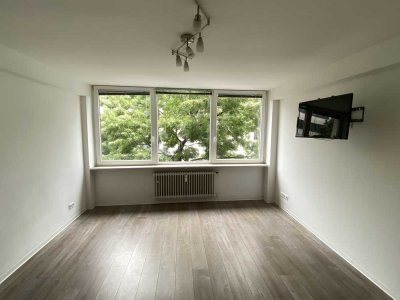 6 Zimmer in einer 8ter WG vorrangig an Firmen zur Untervermietung  zu vermieten