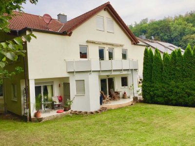 Schöne 2-Zimmer-Maisonette-Wohnung mit Terrasse