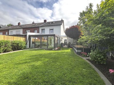 Reihenendhaus mit einzigartigem Garten und lichtdurchflutetem Wintergarten