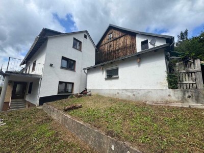 Haiger-Zentrum: Einfamilienhaus mit großer Scheune und Garten