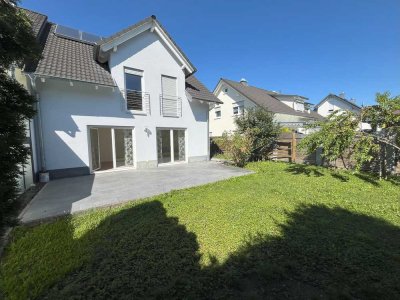 Top gepflegte Doppelhaushälfte mit großem privatgarten in zentraler Lage