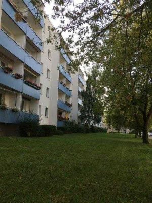 Wohnen am Marienberg: Charmante 3-Raum-Wohnung mit Balkon und Wohlfühlfaktor