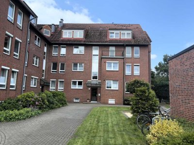 Charmante Dachgeschosswohnung mit Seeblick, Dachterrasse und Einzelgarage mitten in Neu Wulmstorf