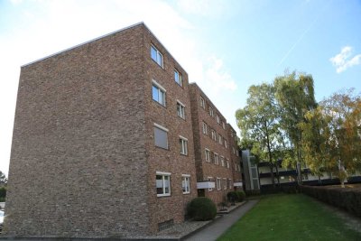 Schöne, zentral gelegene 3-Zimmer-Wohnung mit Südbalkon und Einbauküche in Würselen