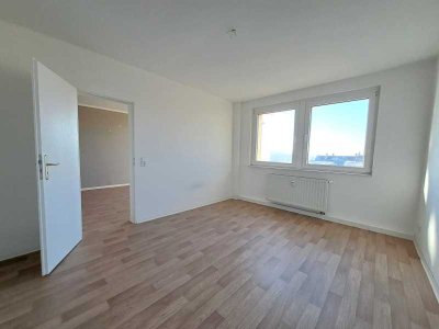 Helle 2-Zimmer-Wohnung mit Balkon und Weitblick