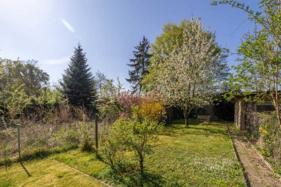 Zweifamilienhaus mit ELW, Balkon, Terrasse, Garten + Garage