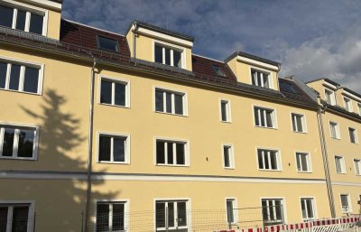 Neubau Erstbezug, barrierefrei, Aufzug, Balkon, 1.OG re: Helle 3-Zimmer-Wohnung in 12524 Berlin