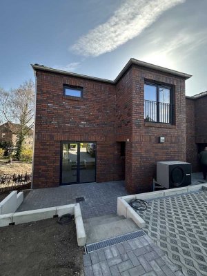 Familien aufgepasst! Modernes Reihenendhaus in Borby!
