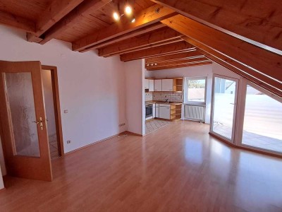 Wunderschöne 3 Zimmer Dachgeschosswohnung in Burgau mit Balkon von privat