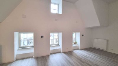 schönes, lichtdurchflutetes Apartment im Stadtteil Mitte