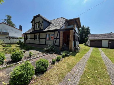 Charmantes EFH mit Nebengebäude, großzügigem Grundstück und Garage – Ihr neues Zuhause wartet!