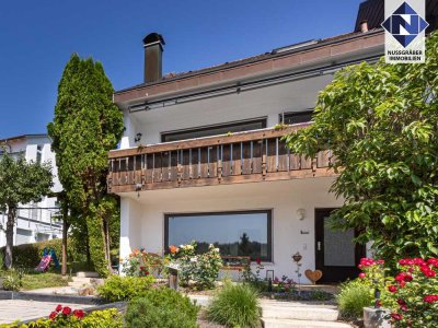 Großzügige Doppelhaushälfte mit Einliegerwohnung - in Halbhöhenlage mit toller Aussicht