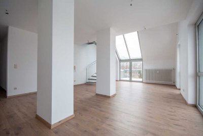 ***Wenn Sie etwas Einzigartiges suchen: 2-Zi.-Maisonette-Wohnung ganz oben***