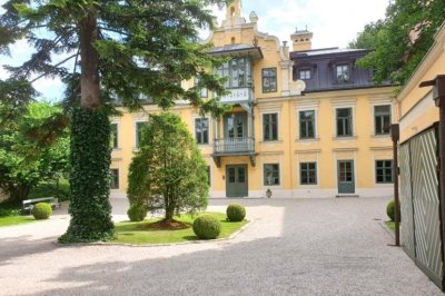 Luxuriöse Villa in 1230 Wien ++ Privat / Gewerblich nutzbar : 15 Zimmer, 7 Schlafzimmer, Garten, Balkone und Garage, Einliegerwohnung, .