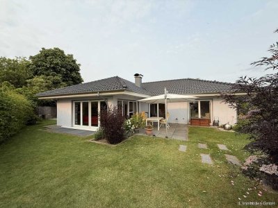Wunderschöner freistehender neuwertiger Bungalow in traumhafter Lage in Krefeld Hüls