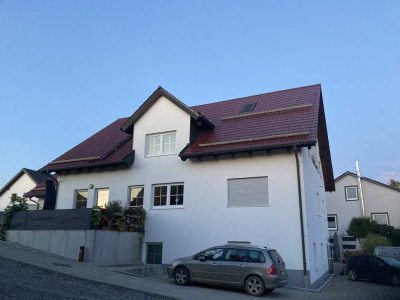 Komfortable 4-Zi. EG WHG. mit kleinem Garten in kleiner Wohnanlage Nähe Au/Hallertau