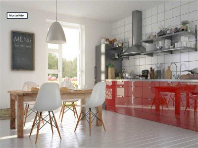 Provisionsfrei Dachgeschosswohnung in 94538 Fürstenstein, Bischof-Hartmann-Str.