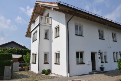 Schöne helle Doppelhaushälfte, ruhig gelegen