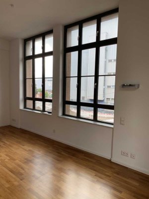 Luxuriöses 2-Zimmer Loft im 1. OG in Frankfurt Osthafen/ Ohne Makler von Privat